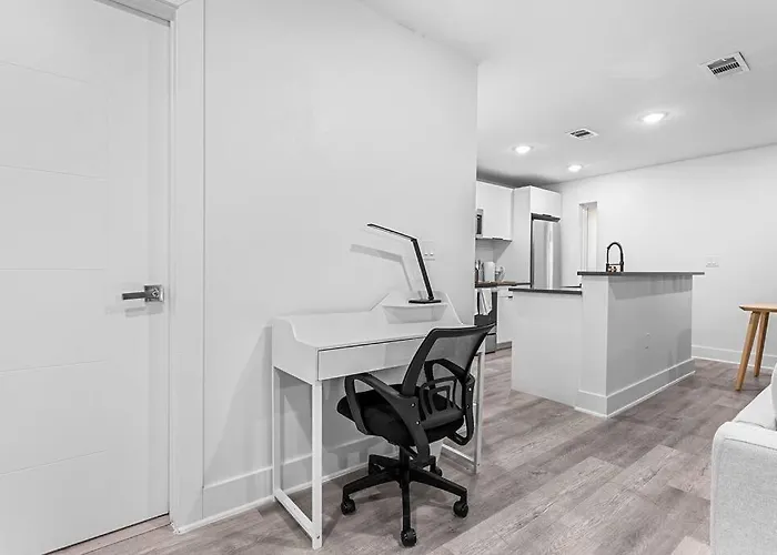 Luxurious Apartment In Downtown Dallas 2Br/1 Bath