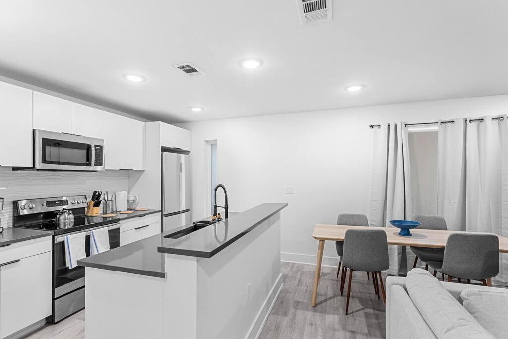 Luxurious In Downtown 2br/1 Bath Apartamento Dallas